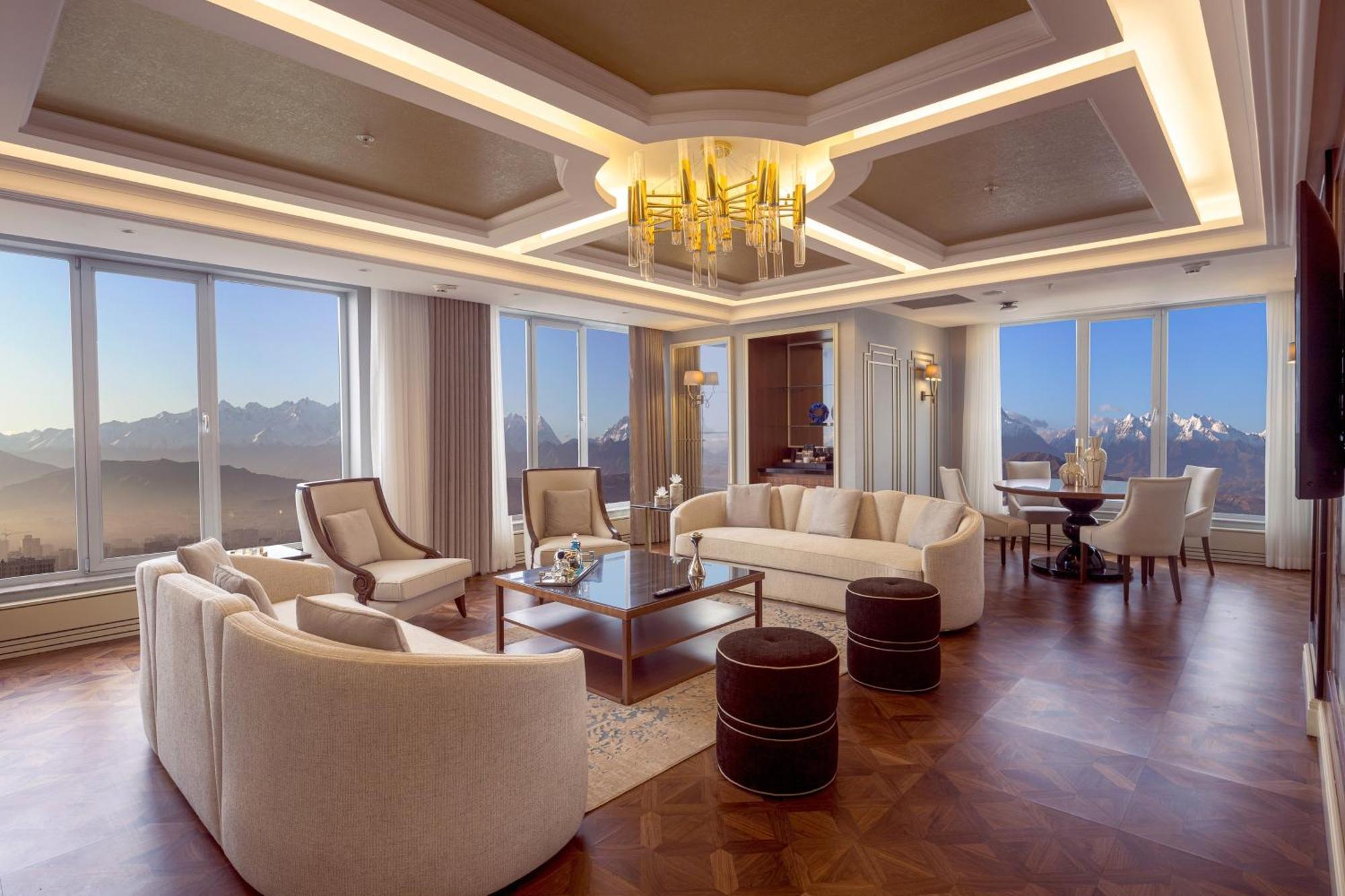 Sheraton Bisjkek Buitenkant foto
